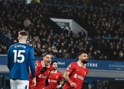 开云体育登录-英格兰险胜塞内加尔，德利赫特打破历史纪录