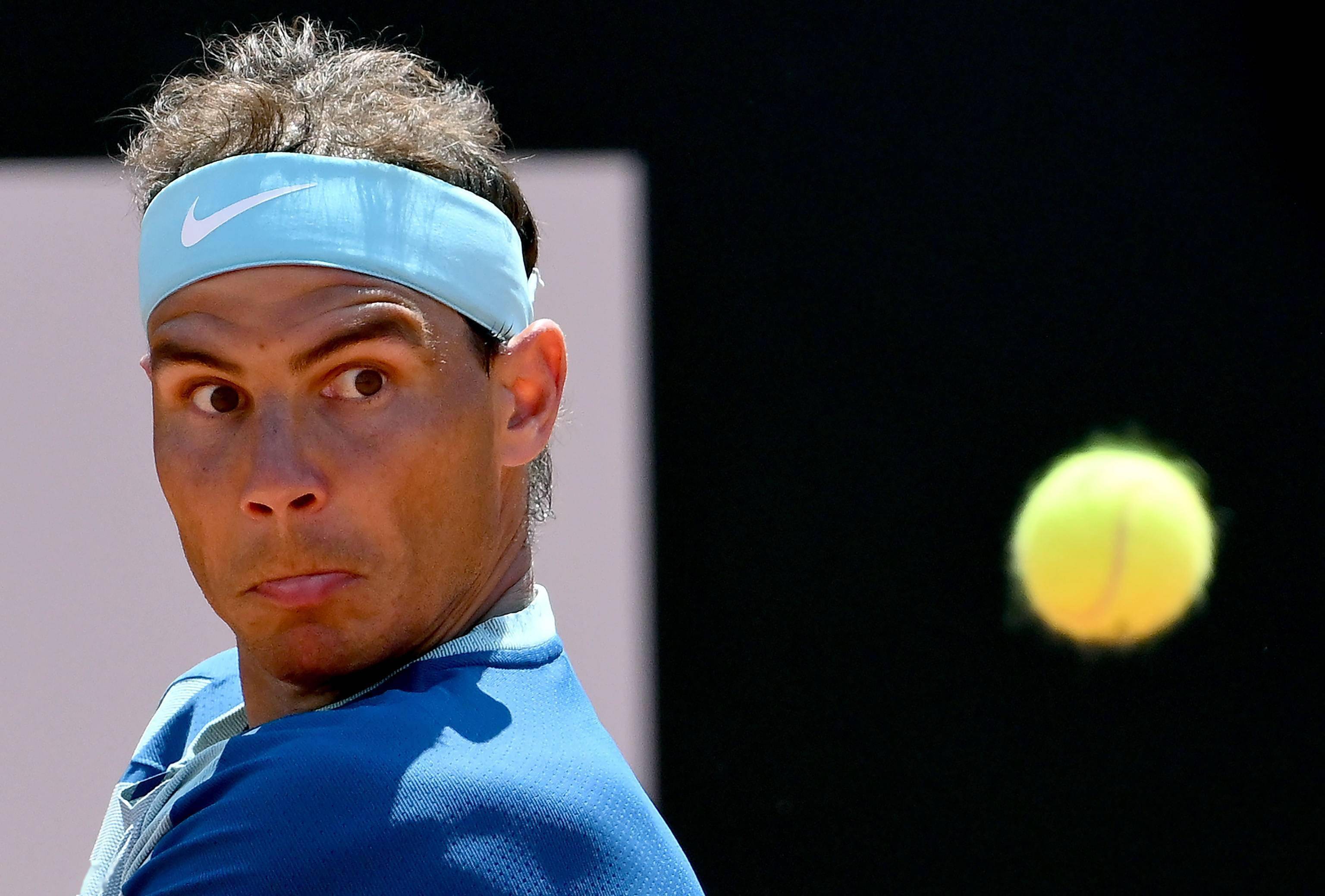 意大利网球队翻盘西班牙网球队,纳达尔三分雨点燃全场 意大利网球队翻盘西班牙网球队,纳达尔三分雨点燃全场