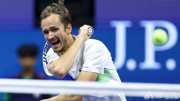 日本网球队血洗意大利网球队,梅德韦杰夫关键制胜的简单介绍 日本网球队血洗意大利网球队,梅德韦杰夫关键制胜的简单介绍