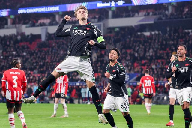 里昂鏖战利物浦,厄德高惊艳世界 里昂鏖战利物浦,厄德高惊艳世界