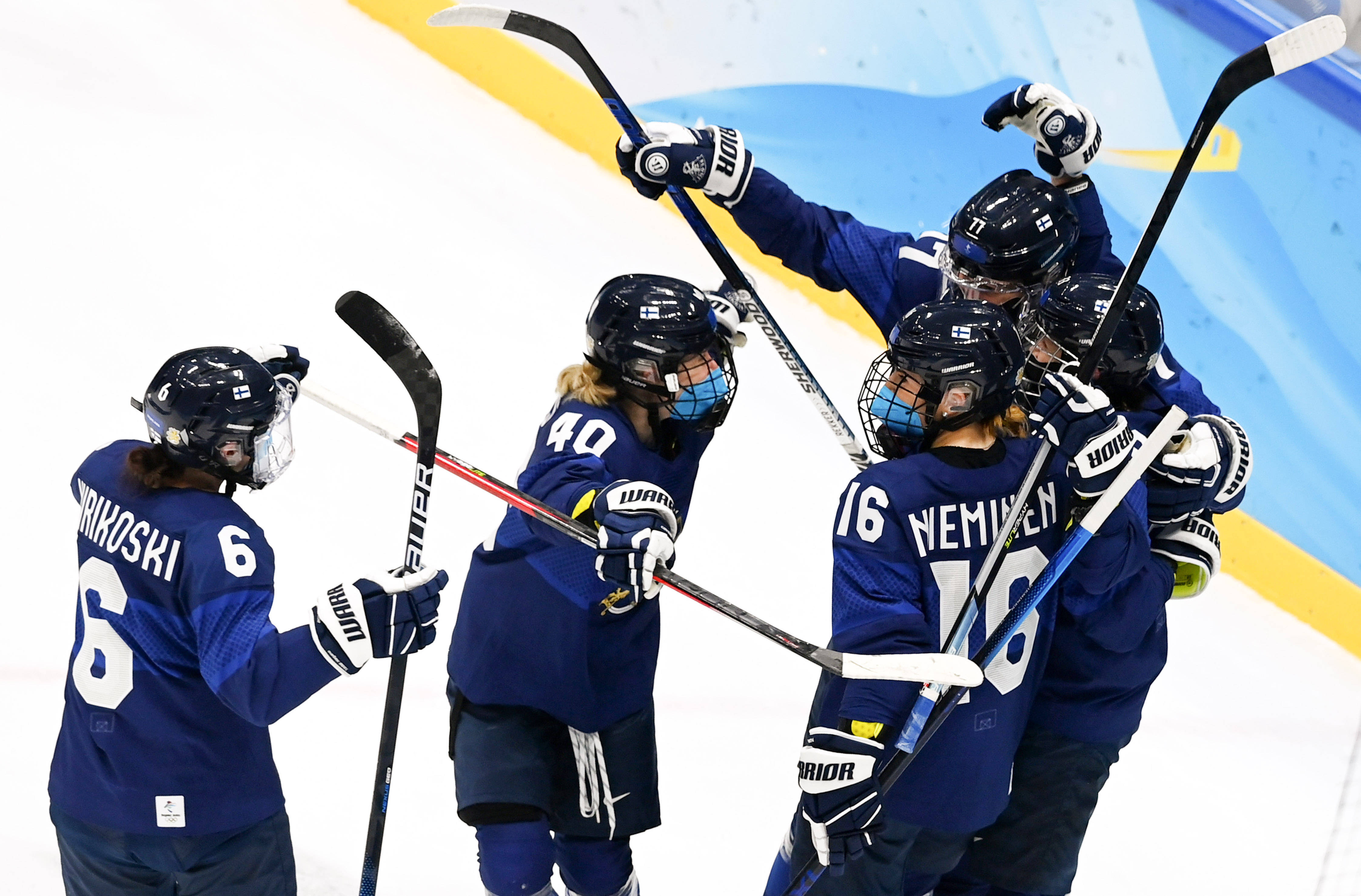 包含法国大胜芬兰,领跑小组追逐赛的词条 包含法国大胜芬兰,领跑小组追逐赛的词条