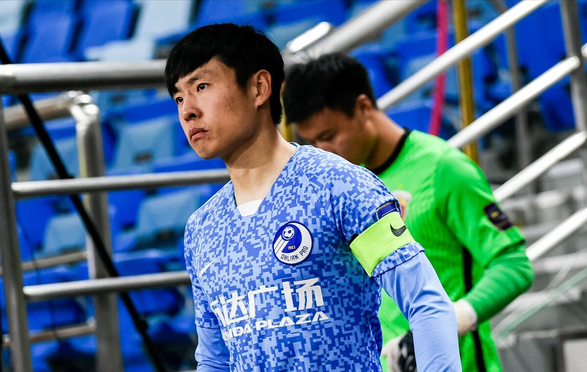 经验老将领航新船,年轻球员扛起重担 经验老将领航新船,年轻球员扛起重担