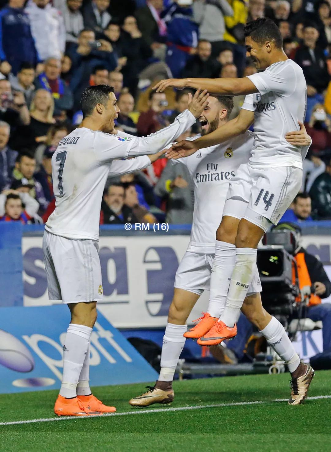 瓦伦西亚夺得关键胜利,晋级形势乐观的简单介绍 瓦伦西亚夺得关键胜利,晋级形势乐观的简单介绍