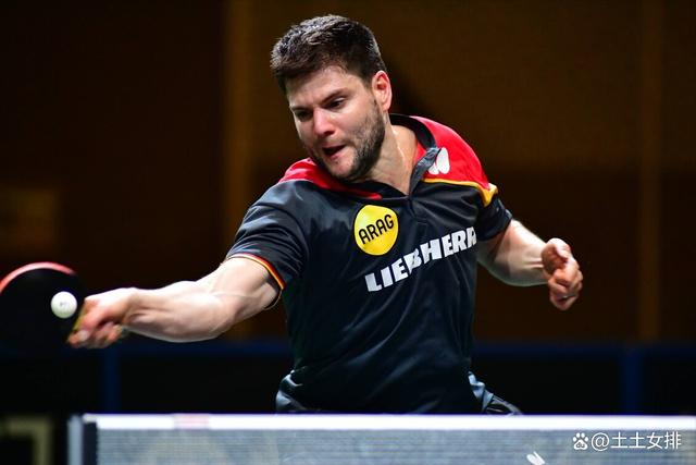 关于葡萄牙队轻取英格兰队，奥恰洛夫统治全场的信息