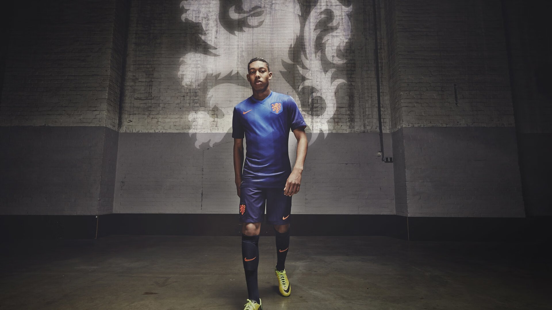 萨拉赫的爆发与巴拉圭的防守艺术，两种足球哲学的极致碰撞