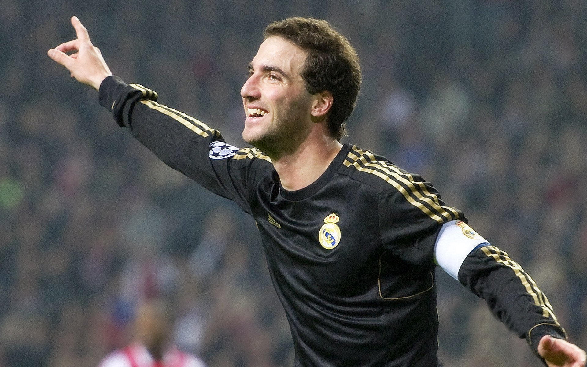 太阳碾压猛龙，德甲争冠战焦点战的跨体育启示